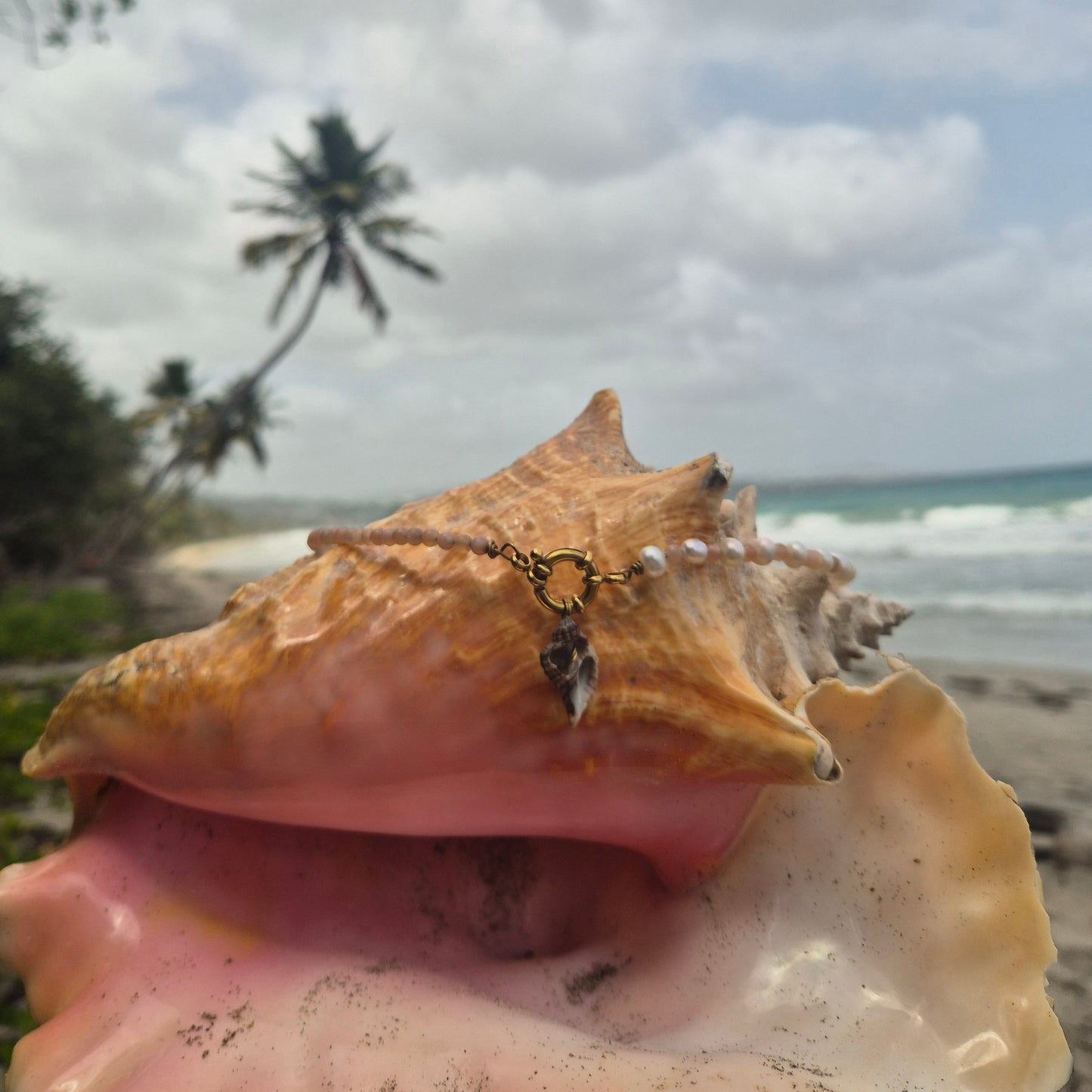 Concha Dourada - Handmade Ocean Necklace